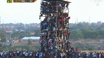 Com 15 mil pessoas acima do limite, Nigéria x Egito não terminou em tragédia por milagre