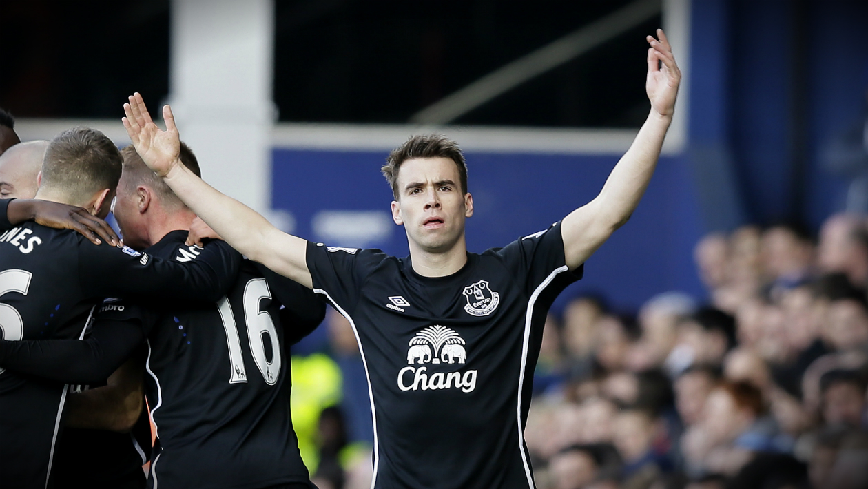 Doa&ccedil;&atilde;o de Coleman ajudar&aacute; a realizar sonho de pequeno torcedor do Everton com doen&ccedil;a gen&eacute;tica