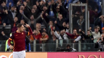 Épico de Totti fez narrador chorar ao vivo e rendeu tributos de outras lendas do calcio