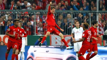 Müller e dois erros grosseiros da arbitragem botaram o Bayern na final da Copa da Alemanha