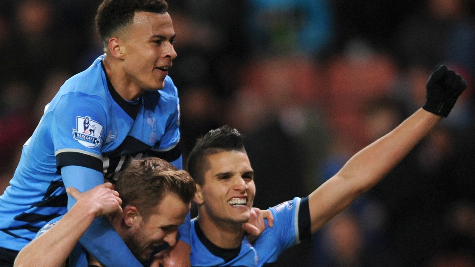 Voraz no ataque, Tottenham engoliu o Stoke e vem babando um pouco mais perto do Leicester