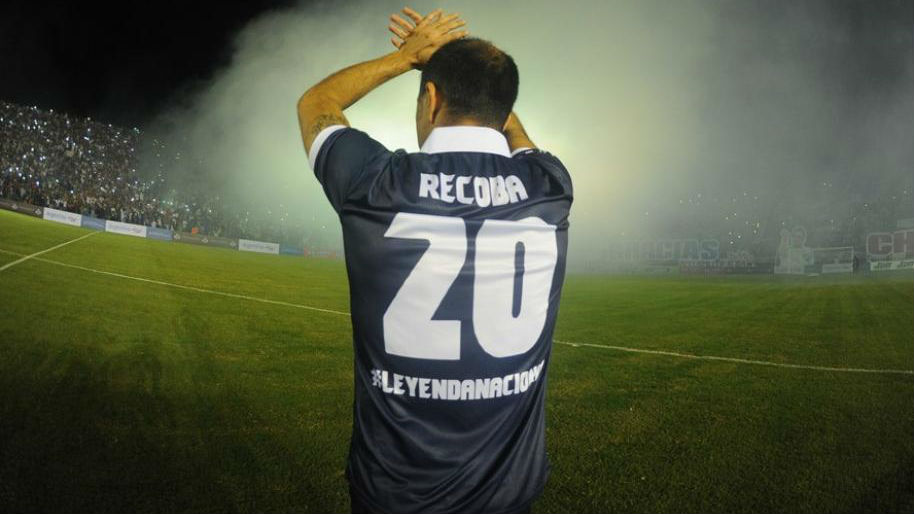 Recoba despediu-se do futebol com uma festa reservada apenas aos grandes &iacute;dolos
