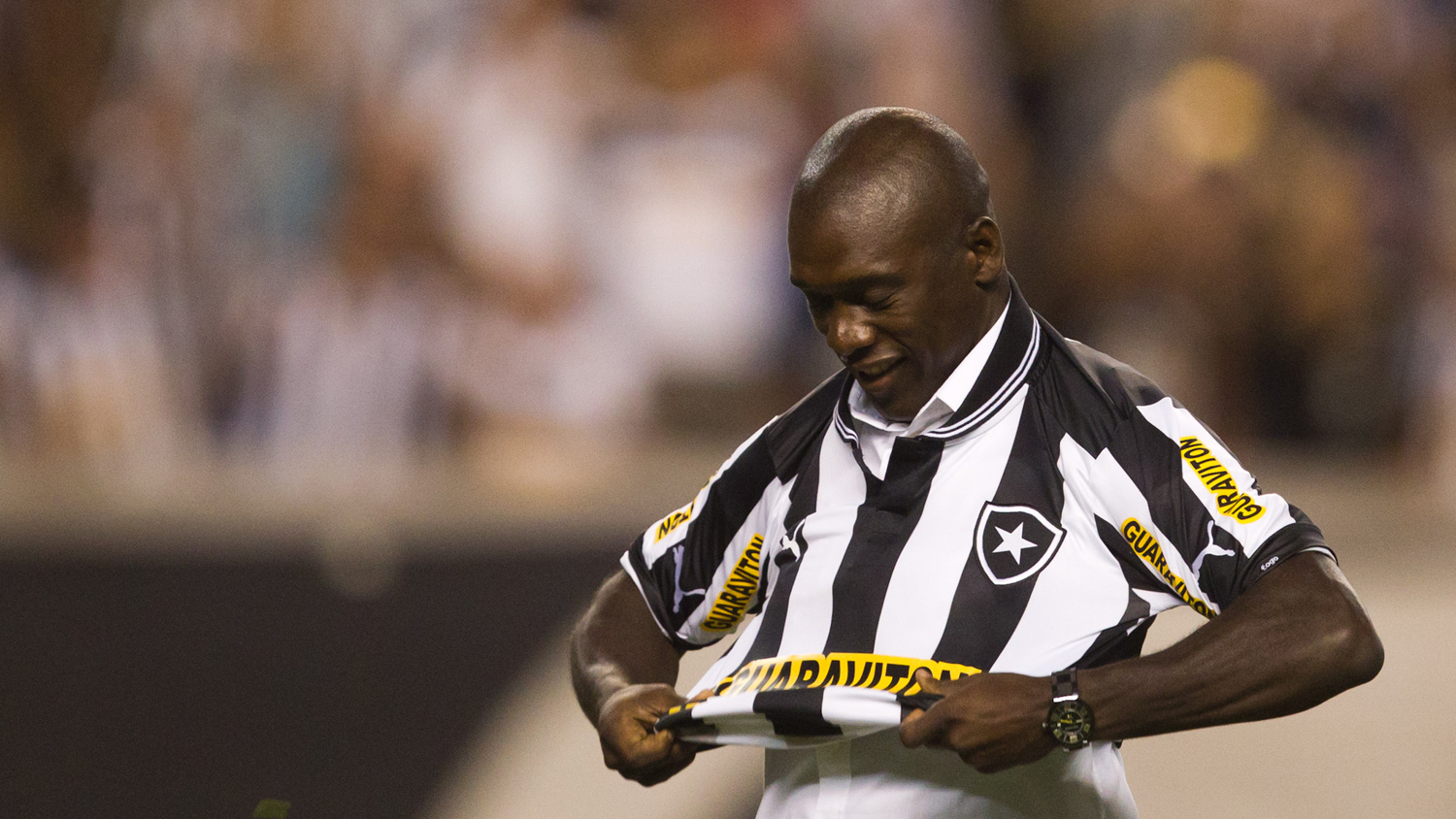 Os 40 anos de Seedorf, um &iacute;dolo de v&aacute;rias torcidas, um craque de todo o futebol