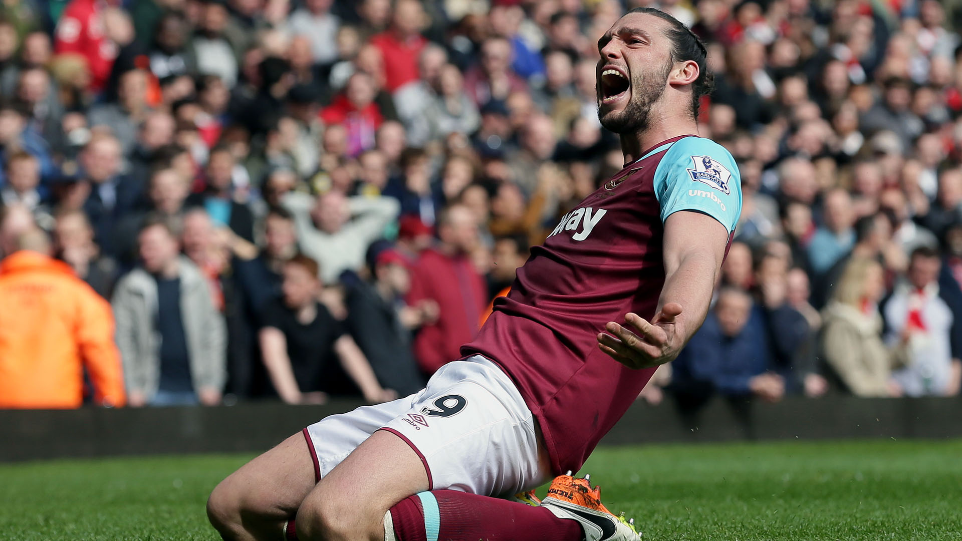 West Ham e Arsenal empataram em joga&ccedil;o que teve Carroll como estrela