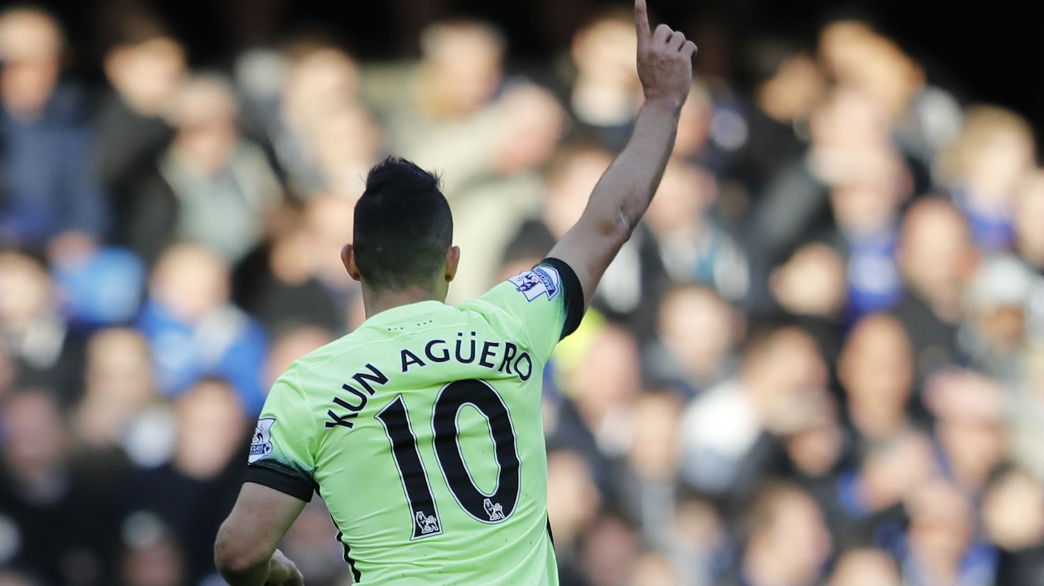 Contra-ataques e Ag&uuml;ero deram uma vit&oacute;ria tranquilizadora ao Manchester City