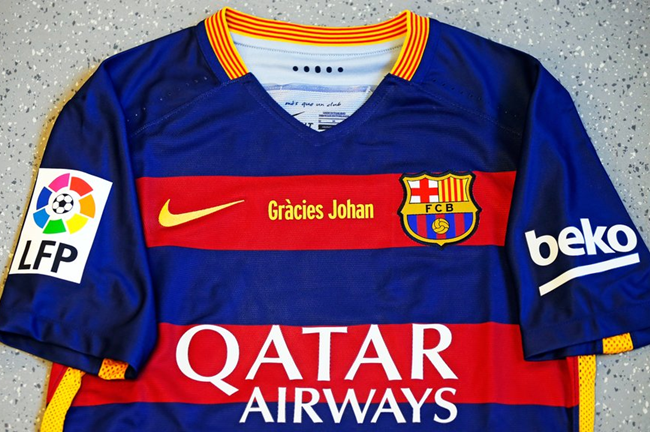 Veja como ser&aacute; a camisa do Barcelona em homenagem a Cruyff