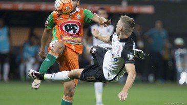 O Corinthians gastou a bola e avançou às oitavas com apetite que impressionou