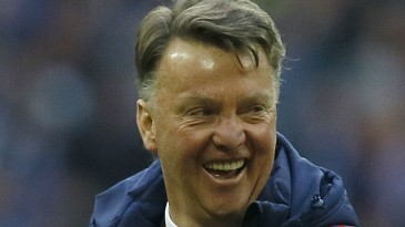 Van Gaal: “Em clubes menores como o Leicester é mais fácil comprar jogadores”