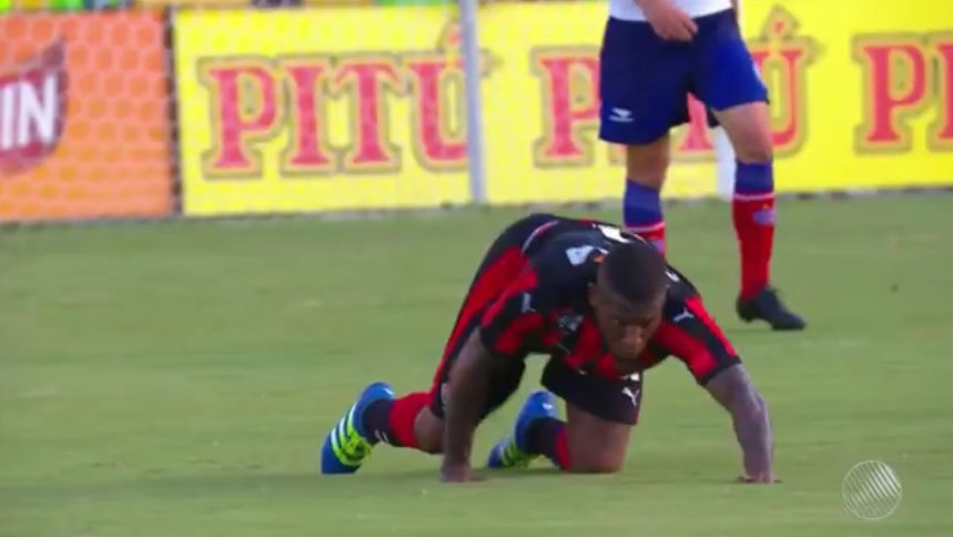 Amaral acerta um belo chute, e o Vit&oacute;ria sai na frente no Ba-Vi da final