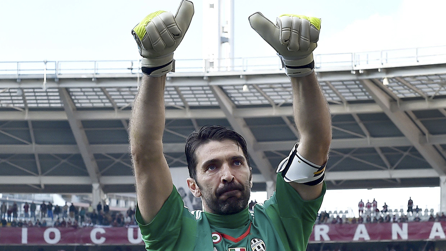 Buffon escreveu uma bel&iacute;ssima carta para se despedir da torcida da Juventus