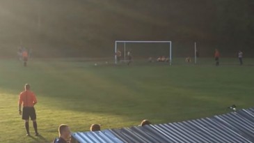 Essa é a pior tentativa de pênalti com cavadinha que já vimos na vida