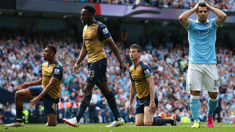 Ao empatar com o Arsenal, City abre o caminho para o United ficar com a vaga na Champions