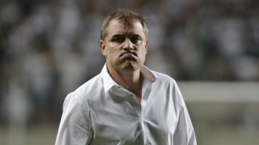 Aguirre e a interrogação que se estende entre o passado e o futuro do Atlético Mineiro