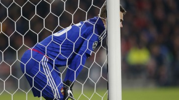 Akinfeev fez uma sequência de defesas decisivas na vitória do título do CSKA
