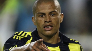 Alex lembra calvário no Parma: “Tentaram destruir minha carreira de qualquer maneira”