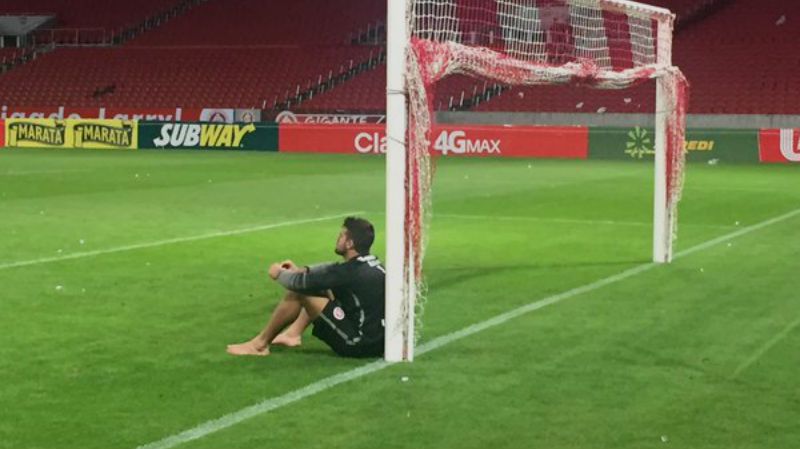 A emo&ccedil;&atilde;o de Alisson na solid&atilde;o do Beira-Rio e o sentimento que esperamos dos nossos &iacute;dolos