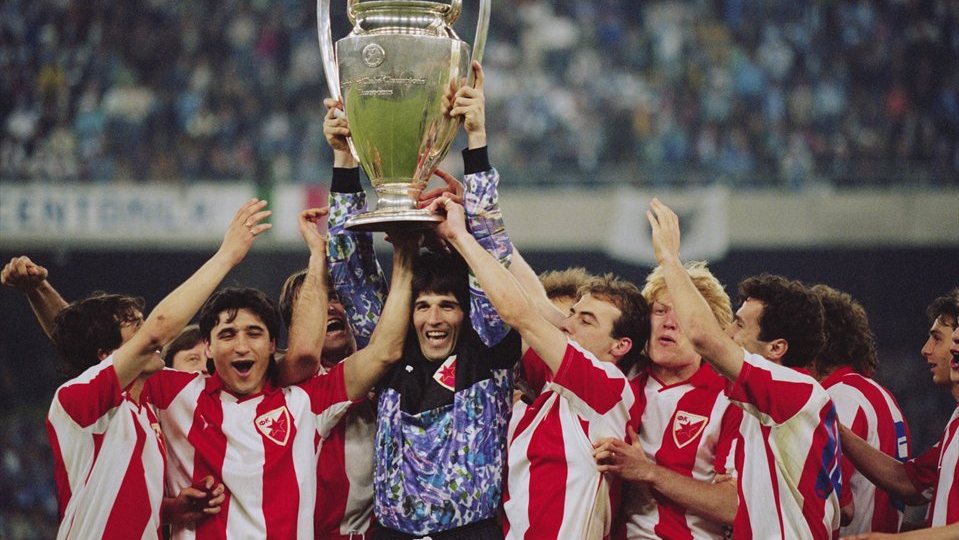 H&aacute; 25 anos, Estrela Vermelha conquistava a Champions em meio a um cen&aacute;rio b&eacute;lico