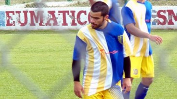 Jogador morre após ser acertado por dois rivais em liga regional da Argentina