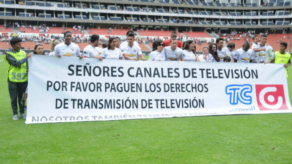 No Equador, clubes protestam contra calote no pagamento dos direitos de TV