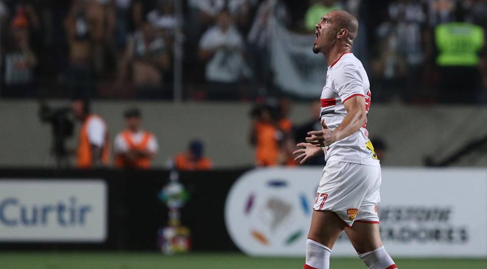 S&atilde;o Paulo controlou a pressa do Atl&eacute;tico e arrancou a sofrida classifica&ccedil;&atilde;o na Libertadores