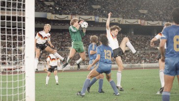 Em Seul-88, Taffarel pede passagem e mostra ao mundo seu talento