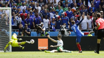 Simeone descobriu o Griezmann goleador e a França precisa aproveitar o colocando perto do gol
