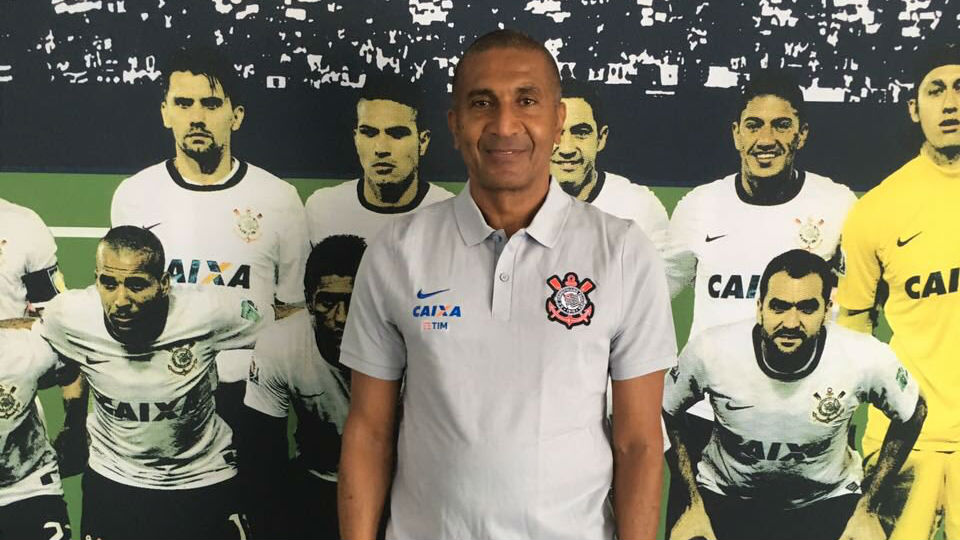 Com perfil parecido ao de Tite, Crist&oacute;v&atilde;o precisa transformar a teoria em pr&aacute;tica