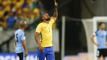 Será que a seleção olímpica precisa mesmo de Douglas Costa?