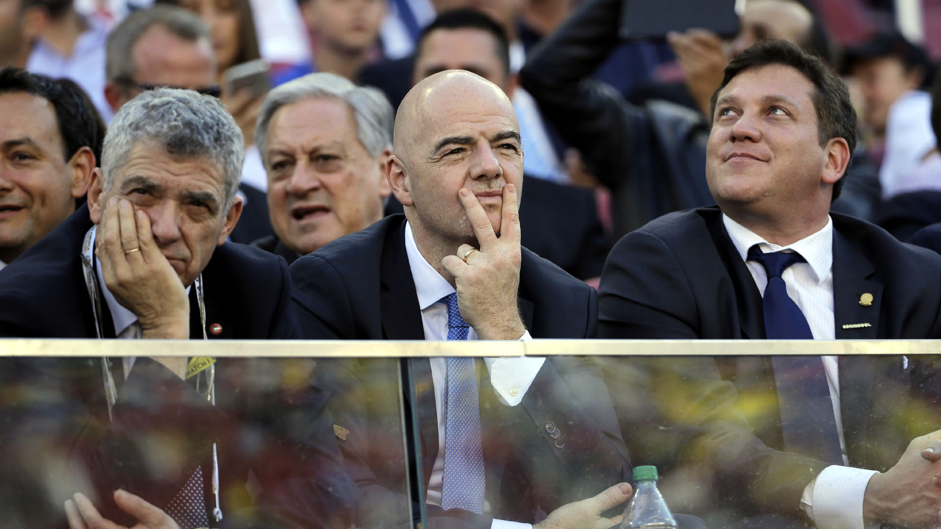 Infantino comenta pol&ecirc;mica do sal&aacute;rio na Fifa e diz que inimigos querem pint&aacute;-lo como ganancioso