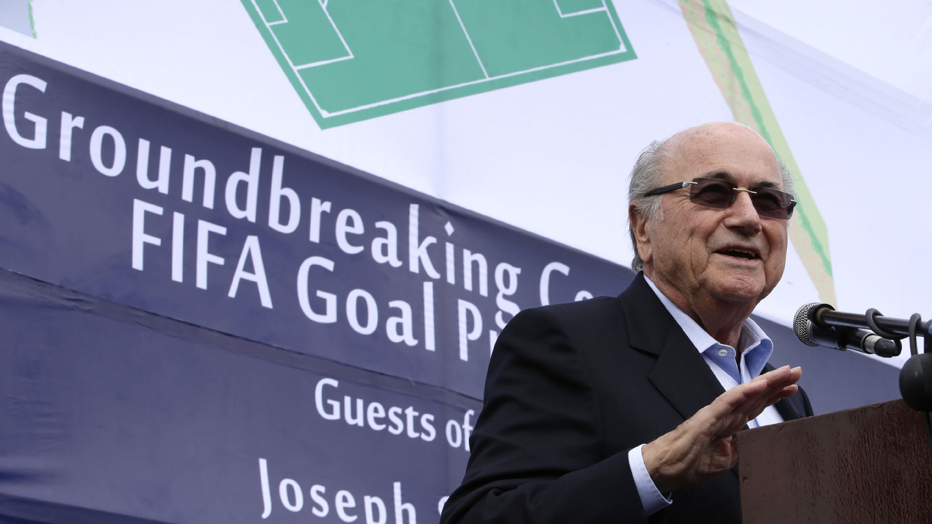 Justi&ccedil;a su&iacute;&ccedil;a confirma o esperado: Blatter chegou a desviar US$ 80 milh&otilde;es nos &uacute;ltimos cinco anos