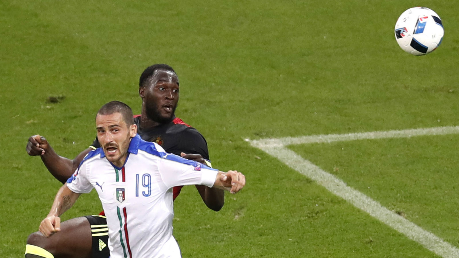 A Azzurra reafirmou sua grandeza com ajuda da atua&ccedil;&atilde;o gigante de Bonucci