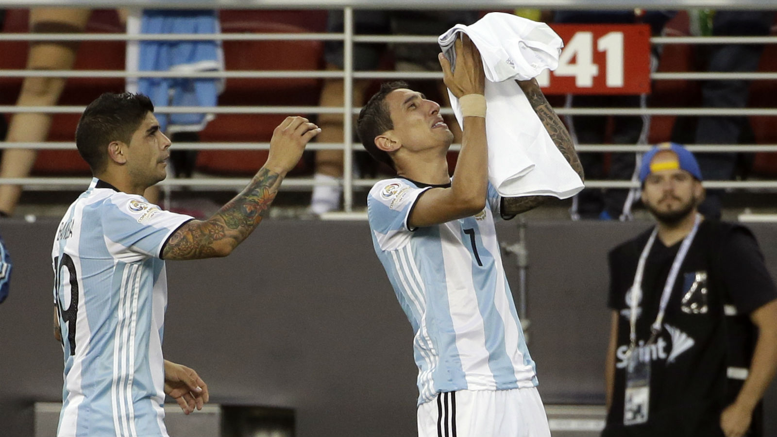 Di Mar&iacute;a: &ldquo;Os memes sobre a sele&ccedil;&atilde;o doem muito, precisei da ajuda de um psic&oacute;logo&rdquo;