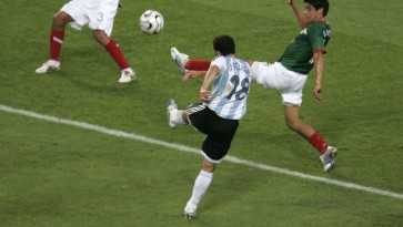 Golaço de Copa: O relâmpago de Maxi Rodríguez contra o México completa 10 anos