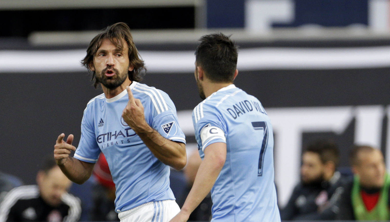 Pirlo demorou, mas seu primeiro gol nos EUA veio com uma bela cobran&ccedil;a de falta