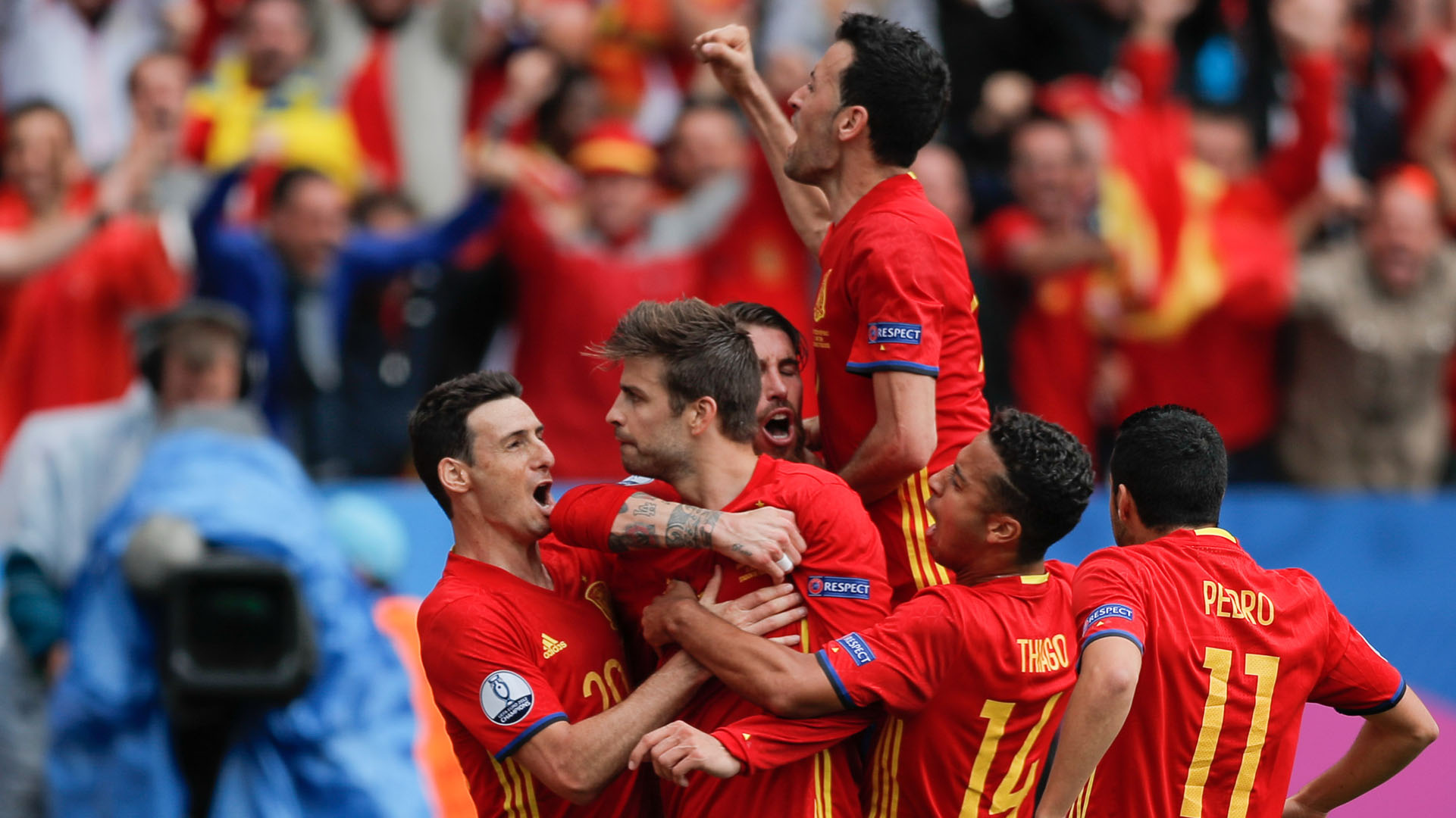 Espanha n&atilde;o se abateu diante da maldi&ccedil;&atilde;o da data, ainda que a vit&oacute;ria n&atilde;o tenha sido convincente