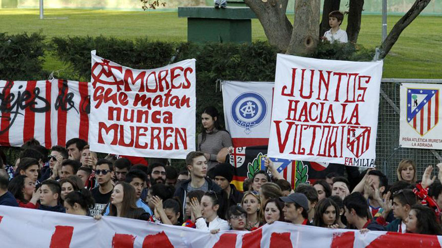 [V&iacute;deo] Por mais &lsquo;Cholismo&rsquo;: torcida do Atl&eacute;tico de Madrid vai ao Calder&oacute;n para pedir que Simeone fique