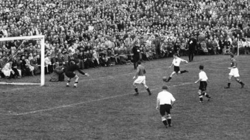 Como a Segunda Guerra Mundial fez de um dos maiores artilheiros da história ser renegado