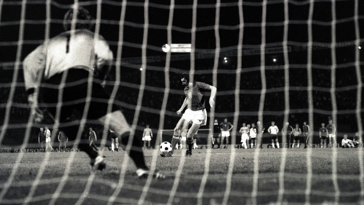 Anton&iacute;n Panenka, meia da sele&ccedil;&atilde;o tchecoslovaca campe&atilde; de 1976 (Foto: Foot Football)