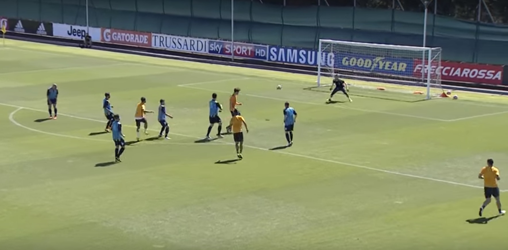 Primeira apari&ccedil;&atilde;o de Pjanic pela Juventus fez parecer que ele j&aacute; fazia parte do time