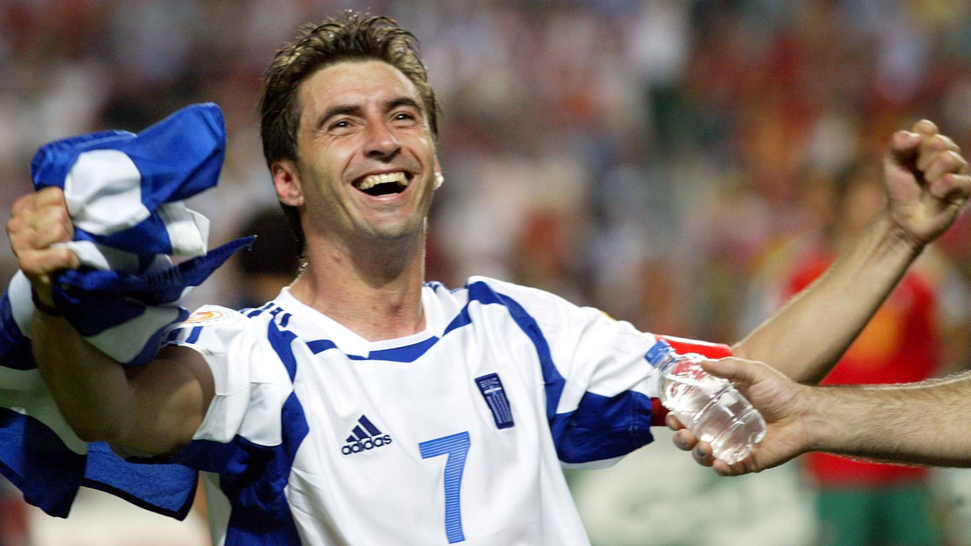 Theodoros Zagorakis, meia da sele&ccedil;&atilde;o grega campe&atilde; da Euro de 2004 (Foto: AP Photo/Thomas Kienzle)