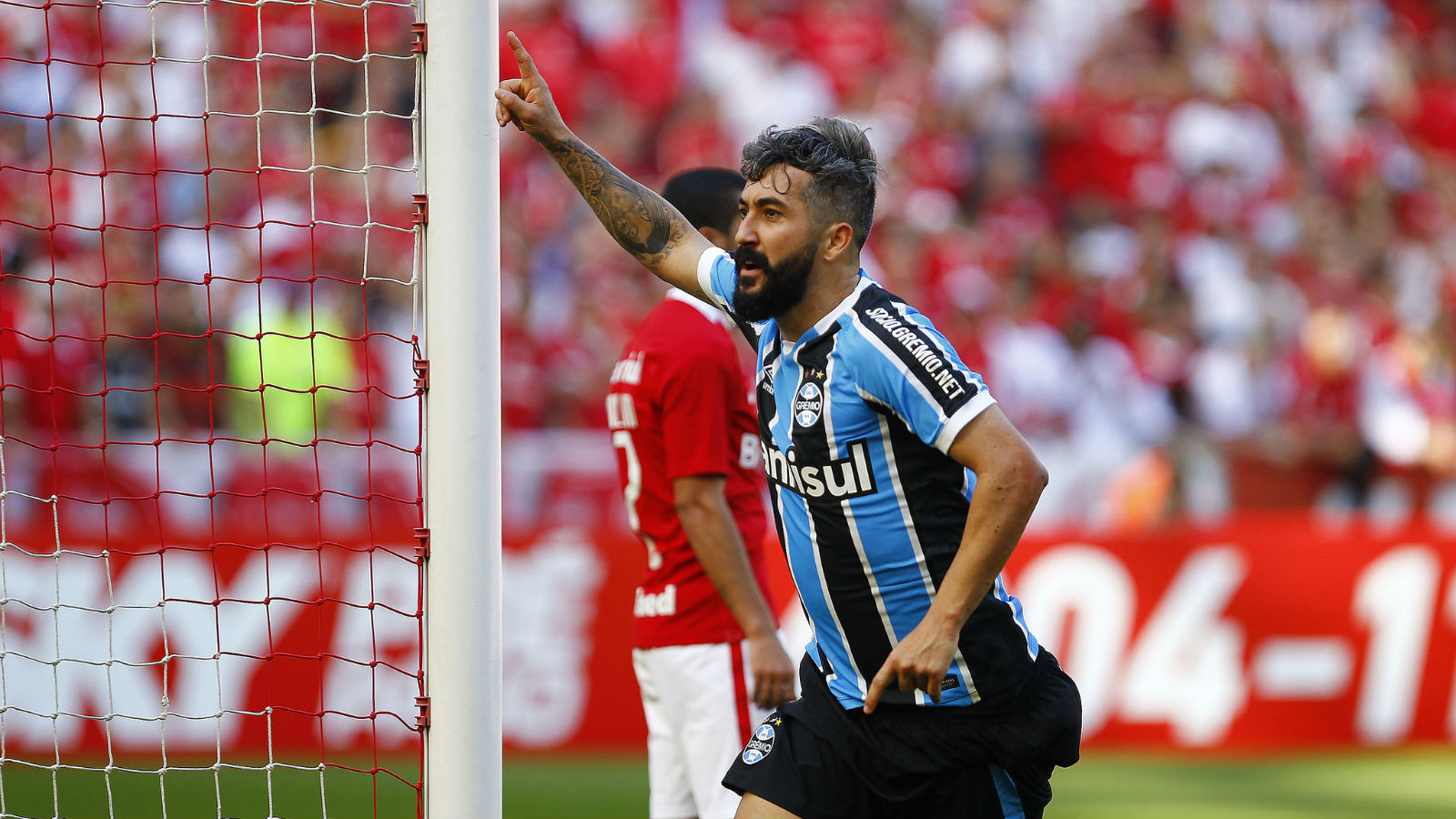 Gr&ecirc;mio vence o cl&aacute;ssico e escancara o mau momento do Inter no Brasileir&atilde;o