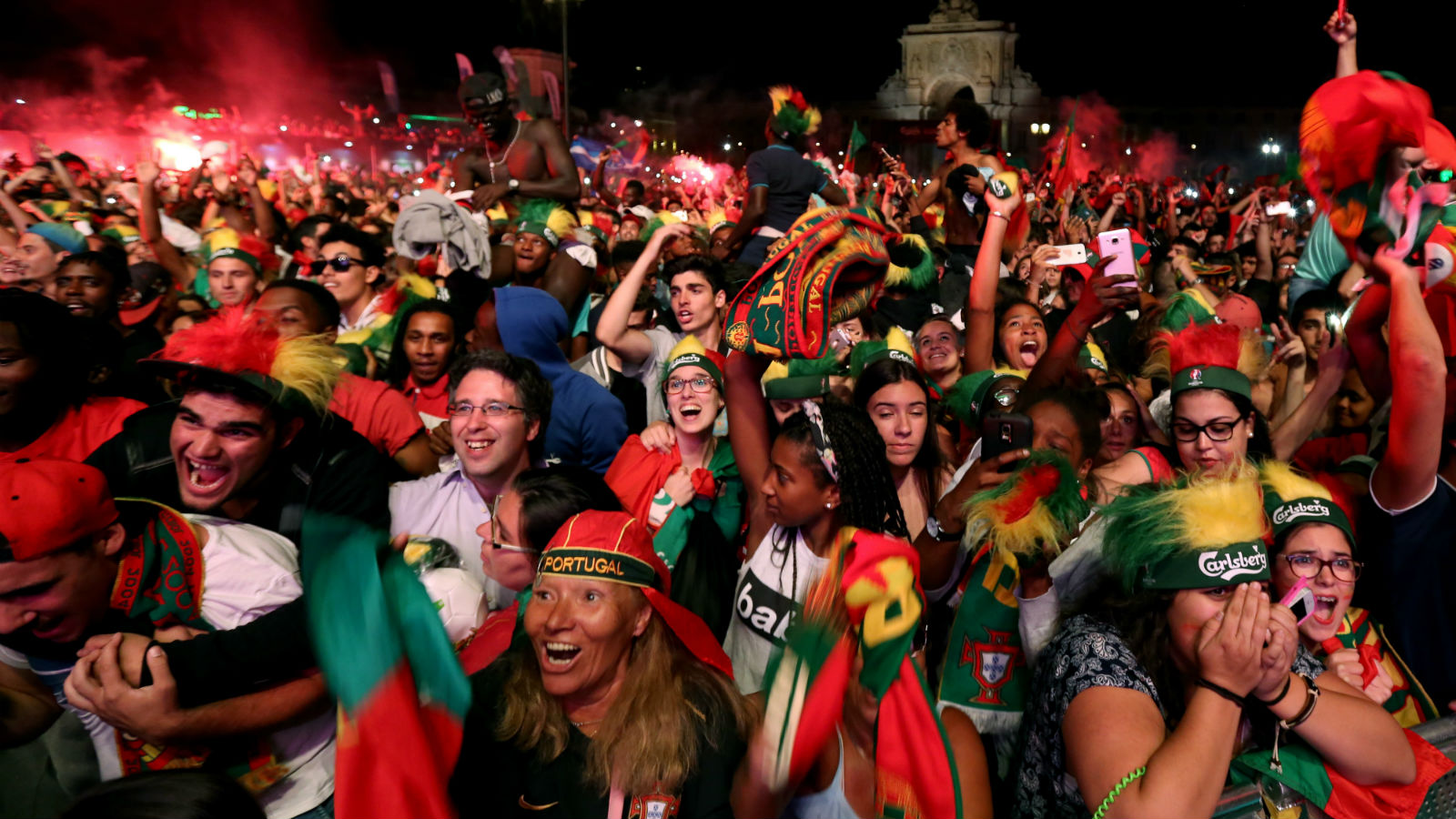 [V&iacute;deo] Assim foi a insanidade portuguesa na narra&ccedil;&atilde;o e na comemora&ccedil;&atilde;o do gol de &Eacute;der