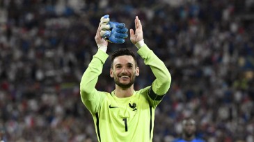 Nos 30 anos de Lloris, uma coleção de milagres do ídolo do Tottenham e da França