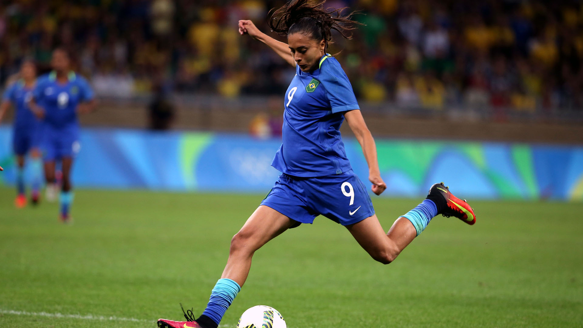 Andressa Alves, da Sele&ccedil;&atilde;o: &ldquo;Arrepia pensar em jogar no Maracan&atilde; lotado&rdquo;