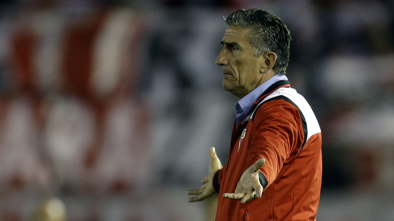 Sa&iacute;da de Bauza pode obrigar o S&atilde;o Paulo a mudar de estilo mais uma vez