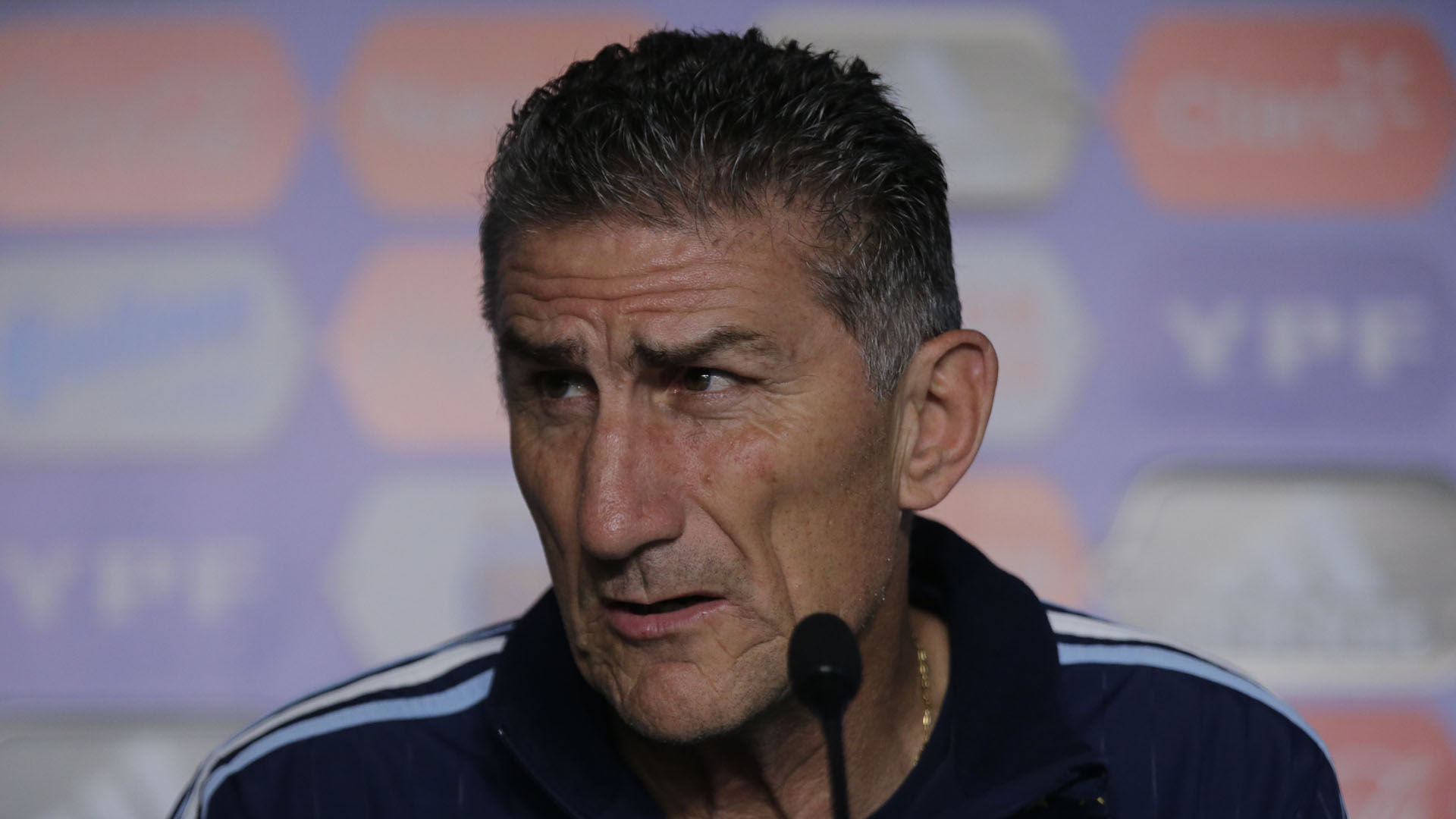 Bauza: &ldquo;Messi est&aacute; muito comprometido com a sele&ccedil;&atilde;o argentina&rdquo;