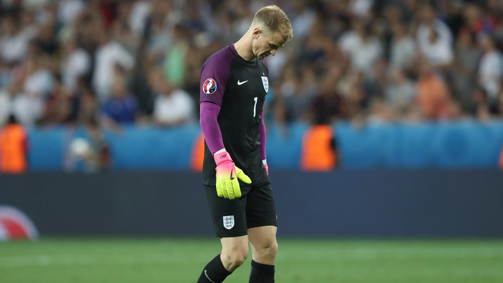 N&atilde;o &eacute; nada f&aacute;cil a situa&ccedil;&atilde;o de Joe Hart no Manchester City (Foto: AP)