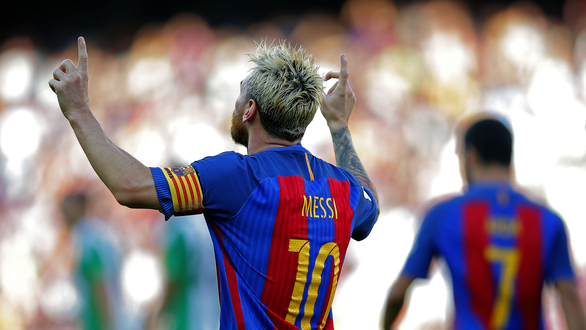 Messi comemora com o seu gesto tradicional: ele foi mais uma vez decisivo (AP Photo/Manu Fernandez)