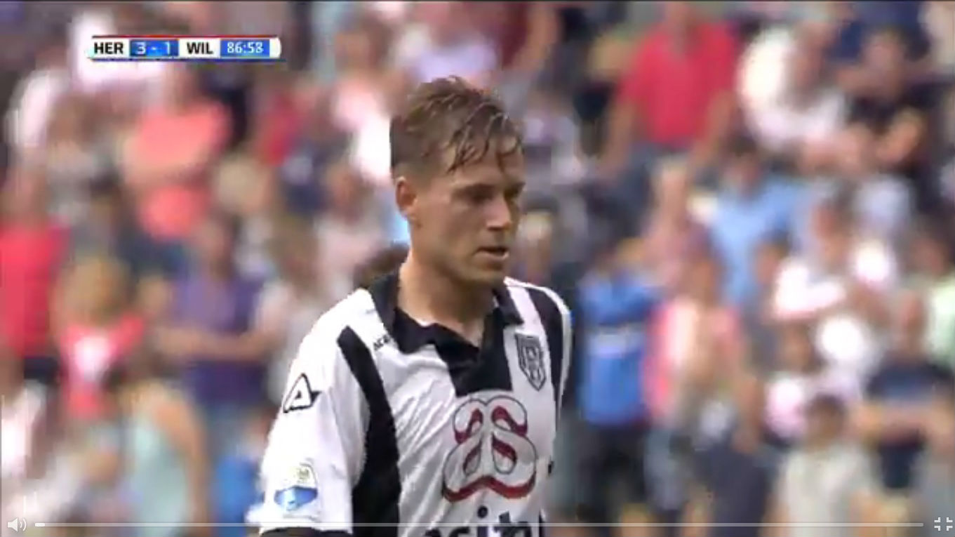 N&atilde;o era f&aacute;cil, mas Paul Gladon conseguiu perder dois p&ecirc;naltis em um minuto