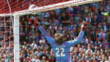 [Vídeo] Ajax se despede de Cillessen elegendo as 10 maiores defesas do novo goleiro do Barça